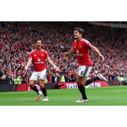 Bruno Fernandes ja Harry Maguire saavuttivat yhteisen tavoitteen Bruno Fernandes ja Harry Maguire saavuttivat yhteisen tavoitteen